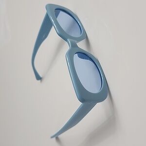 VANLINKER Rectangle Sunglasses for Women Retro Trendy Fashion Glasses Oval Lense